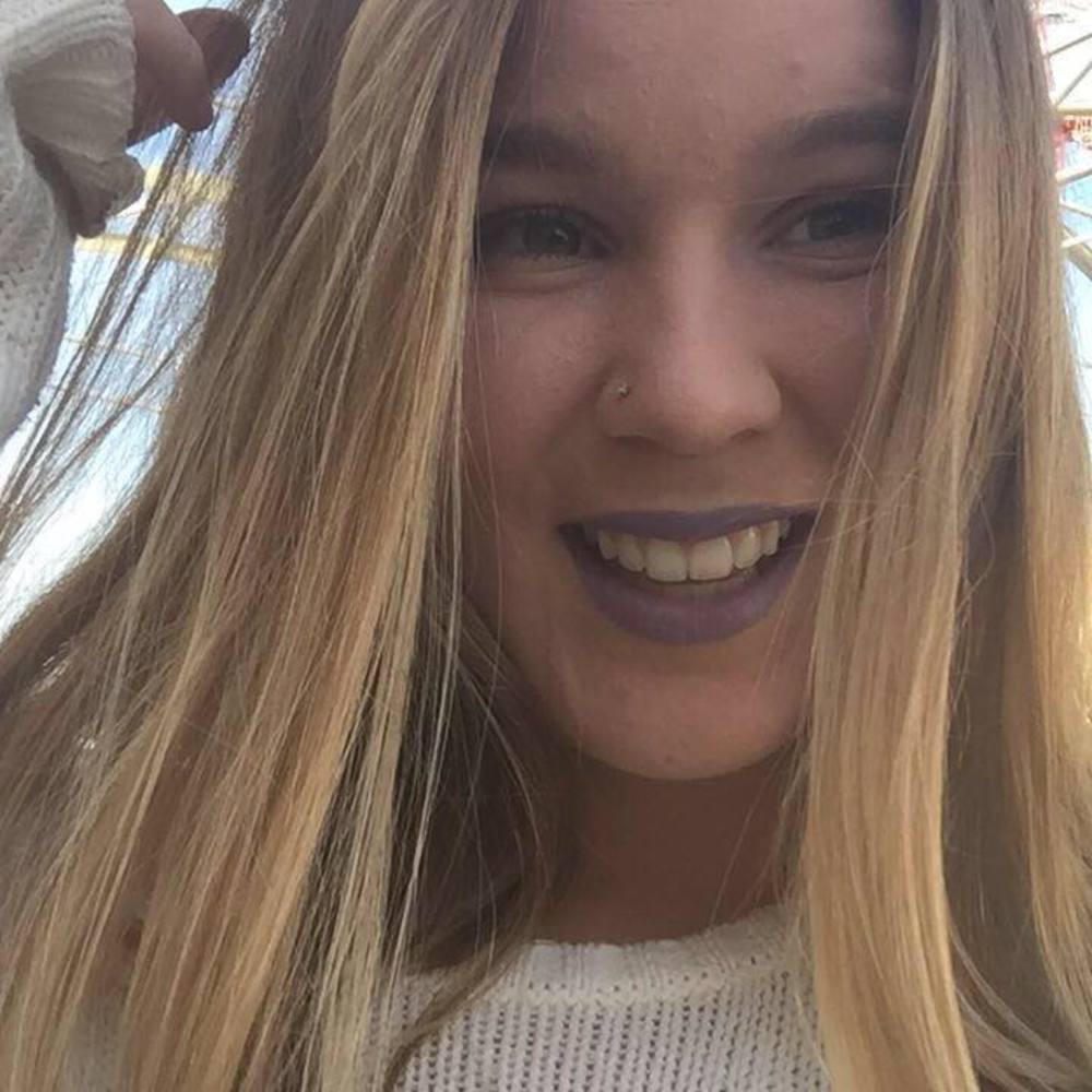 Meet your Posher, Danielle
